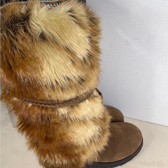 MUK LUKS Women's Sigrid Leela Faux Fur Boot US10 - Picture 13 of 13